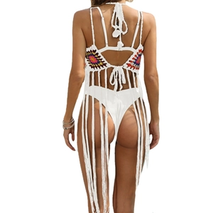 Cache-maillot au crochet pour femme avec dos en carré granny coloré et longues franges