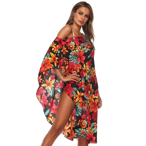 Robe de plage fleurie à épaules dénudées avec imprimé tropical et fente latérale haute