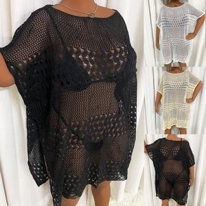 Détails de la maille crochetée ajourée pour robes de plage en noir, blanc et crème