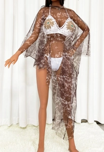 Ensemble de plage 3 pièces avec paréo en tulle marron et bikini en crochet à tournesol