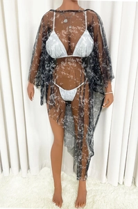 Ensemble bikini 3 pièces pour femme avec haut blanc et cache-maillot en maille marbrée