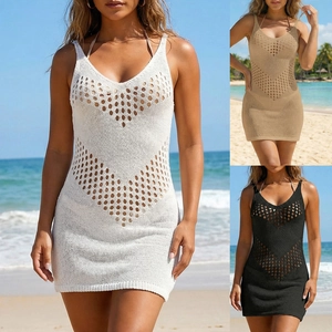 Détails de la robe de plage en maille crochetée à col en V en blanc, kaki et noir
