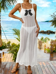 Weißes Häkel-Strandkleid mit schwarzer Schleife und schmaler Passform für Damen