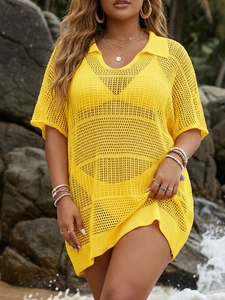 Copricostume da spiaggia all'uncinetto giallo brillante con scollo a V traforato