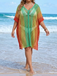 Copricostume da spiaggia all'uncinetto arcobaleno con scollo a V e design a maglia traforata
