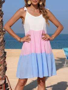 Robe longue femme à rayures colorées et bretelles nouées pour les vacances à la plage