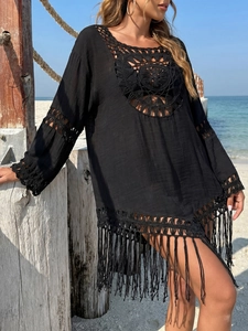 Robe de plage bohème noire avec motifs au crochet et longues franges élégantes