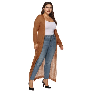 Cardigan lungo in maglia color caramello con trama traforata e design frontale aperto