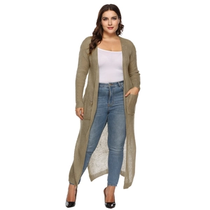 Lungo cardigan a maglia traforata verde oliva con maniche lunghe e tasche da donna