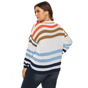 Maglione a righe colorate in maglia morbida con scollo a girocollo e design a blocchi vivaci