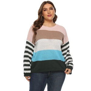 Pull en maille grande taille pour femmes avec rayures colorées et manches bicolores