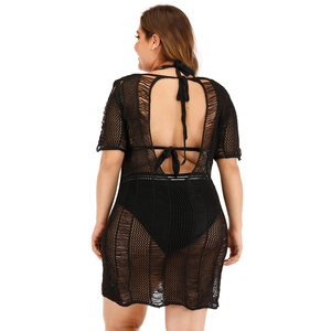 Robe de plage noire sexy en maille crochetée avec dos ouvert et manches courtes pour l'été