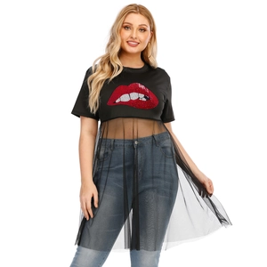 Plus size black t-shirt with sequined red lips and long sheer mesh hem splicing