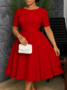 Elegantes rotes Kurzarm-A-Linien-Kleid mit Schleife und passendem Taillengürtel