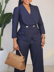 Tailleur pantalon bleu marine chic deux pièces avec blazer à col châle et pantalon large