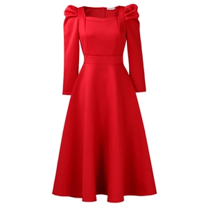 Detail von elegantem Eckiger-Ausschnitt und Puffärmeln an rotem A-Linien-Kleid