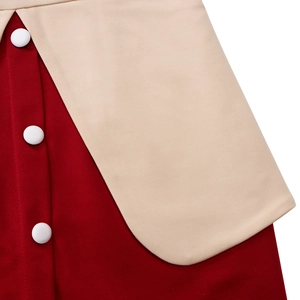 Détail du tissu sergé haute densité avec couleurs contrastées et boutons en tissu