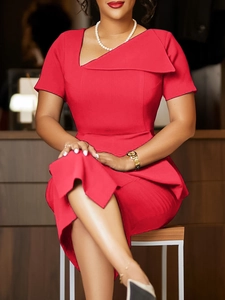 Elegant red midi dress with an asymmetrical lapel collar and short sleeves in slim fit