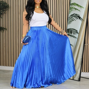 Détail de la taille haute élastique et du plissé sur la jupe longue bleu royal
