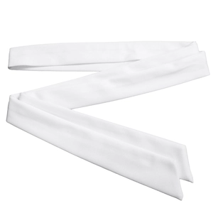 Détail de la ceinture à nouer blanche en polyester pour ensemble pantalon large