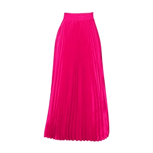 Détail de la jupe longue plissée rouge rose avec taille élastique et texture satinée