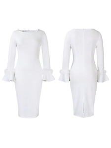Détail d'une robe midi blanche élégante avec bordure en fausse fourrure sur manches évasées