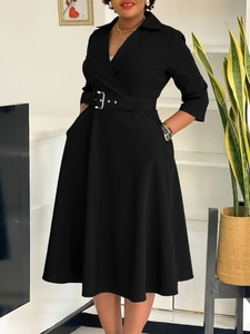 Elegantes schwarzes A-Linien-Kleid mit Reverskragen und Taillengürtel für Büro und Freizeit