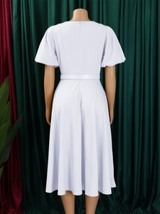 Robe midi grande taille lilas à manches courtes avec taille haute et ceinture