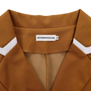 Detailed view of brown jacket collar with white contrast stripe and stitched neck label