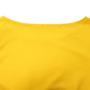 Nahaufnahme des gelben Strickoberteils mit hochwertiger Doppelnadel-Nähtechnik
