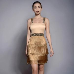 Robe courte de cocktail champagne à paillettes et franges scintillantes pour les soirées