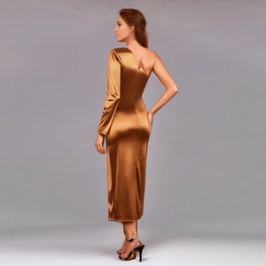 Elegant one-shoulder long sleeve bronze satin dress with side slit and slim fit silhouette