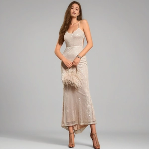Robe de soirée à paillettes or champagne, col en V, fines bretelles et coupe sirène