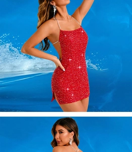 Détails de la mini robe rouge dos nu à paillettes avec fines bretelles et fente