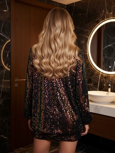 Set due pezzi di paillettes con top a maniche lunghe e minigonna per feste eleganti