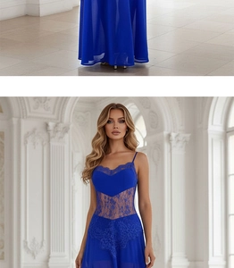 Détail de la robe de soirée en mousseline bleu roi avec dentelle florale et décolleté cœur