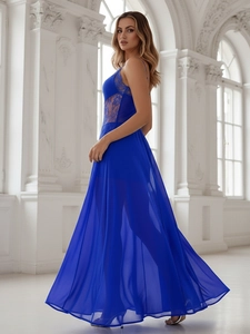 Robe de soirée bleu roi en mousseline avec décolleté en V et détails en dentelle latérale