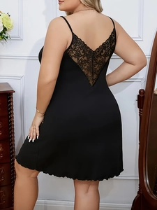 Elegante camicia da notte nera taglie forti con pizzo e scollo a V sulla schiena nuda