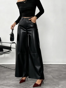 Pantalones de pernera ancha en cuero sintético negro de tiro alto con caída elegante
