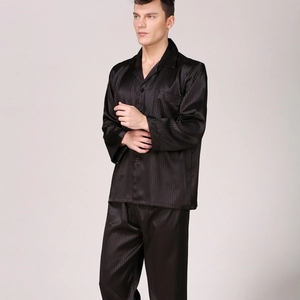 Pyjama en satin noir pour homme à rayures verticales, ensemble à manches longues chic