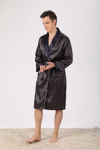 Peignoir en satin pour homme avec pois dorés et détails de bordures contrastées