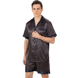 Pyjama en satin bleu marine pour hommes avec rayures verticales orange et manches courtes