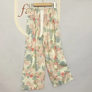 Floral print wide-leg pajamas with elastic waist and white silk ribbon drawstring