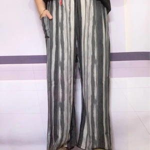 Women's straight wide-leg trousers with gray and white ink stripes and side pockets