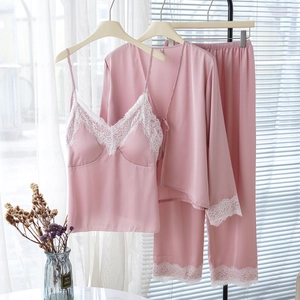Ensemble pyjama rose 3 pièces en soie avec dentelle et robe de chambre assortie