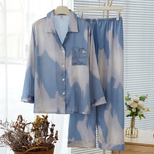 Damen Schlafanzug-Set aus Eisseide mit langen Ärmeln und blau-weißem Wolkenmuster