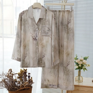 Damen Schlafanzug-Set aus dünner Eisseide mit Blumenmuster und langen Ärmeln Beige