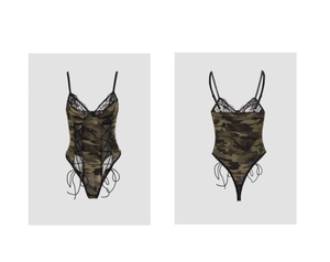 Vue détaillée avant et arrière du body camouflage avec dentelle et laçage sur le devant