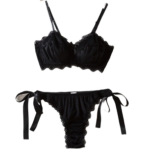 Ensemble lingerie en velours noir et dentelle avec soutien-gorge push-up et culotte à nœud