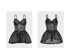 Vue détaillée avant et arrière de l'ensemble de lingerie en dentelle noire avec roses